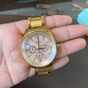 Rose gold Fossil watch